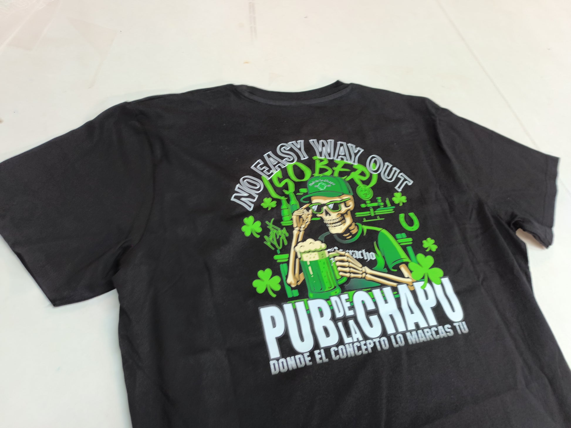 PUB DE LA CHAPU - SKELETON AT BAR T-SHIRT